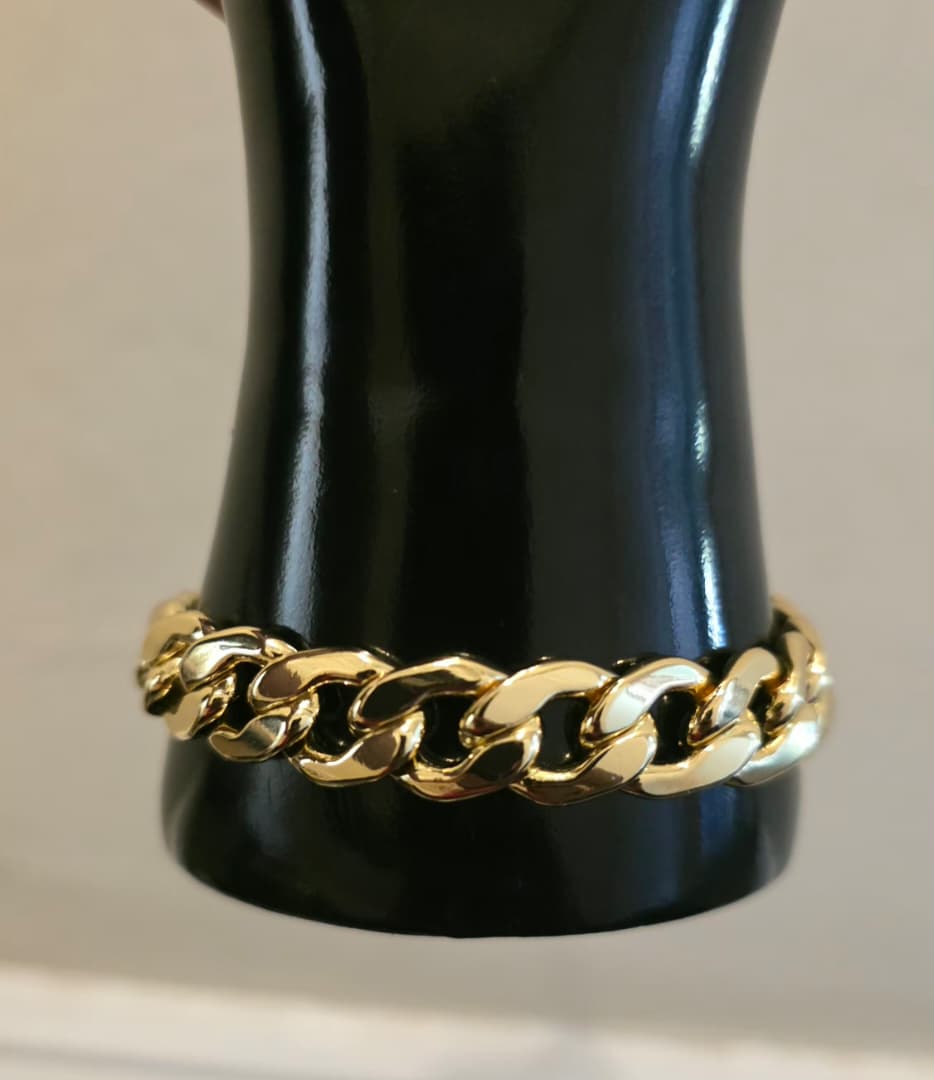 18k non-tarnish Gold-plated bracelet for everyday wear