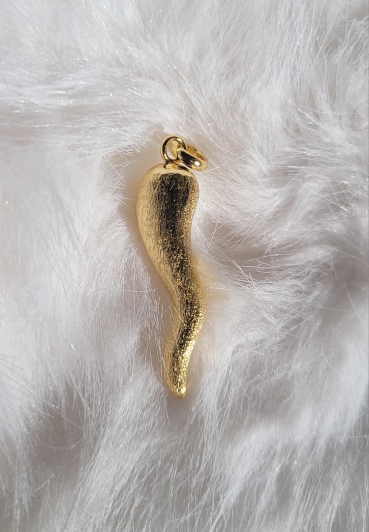 18K gold-plated Cornicello design pendant