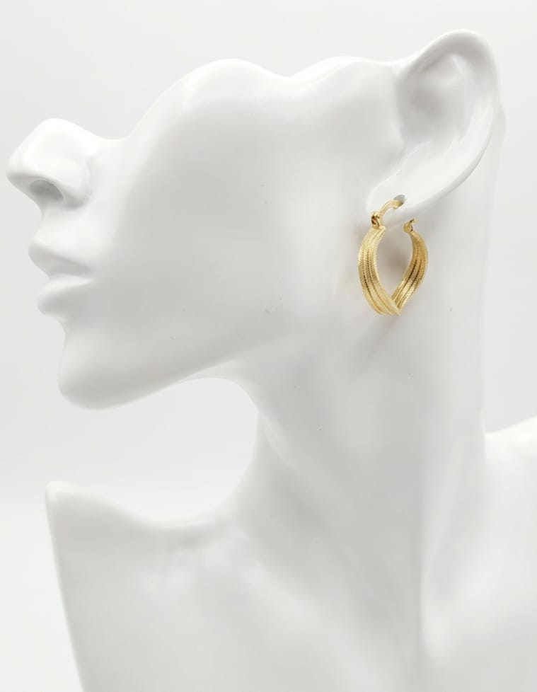 18k gold-plated medium hoop earrings for everyday wear