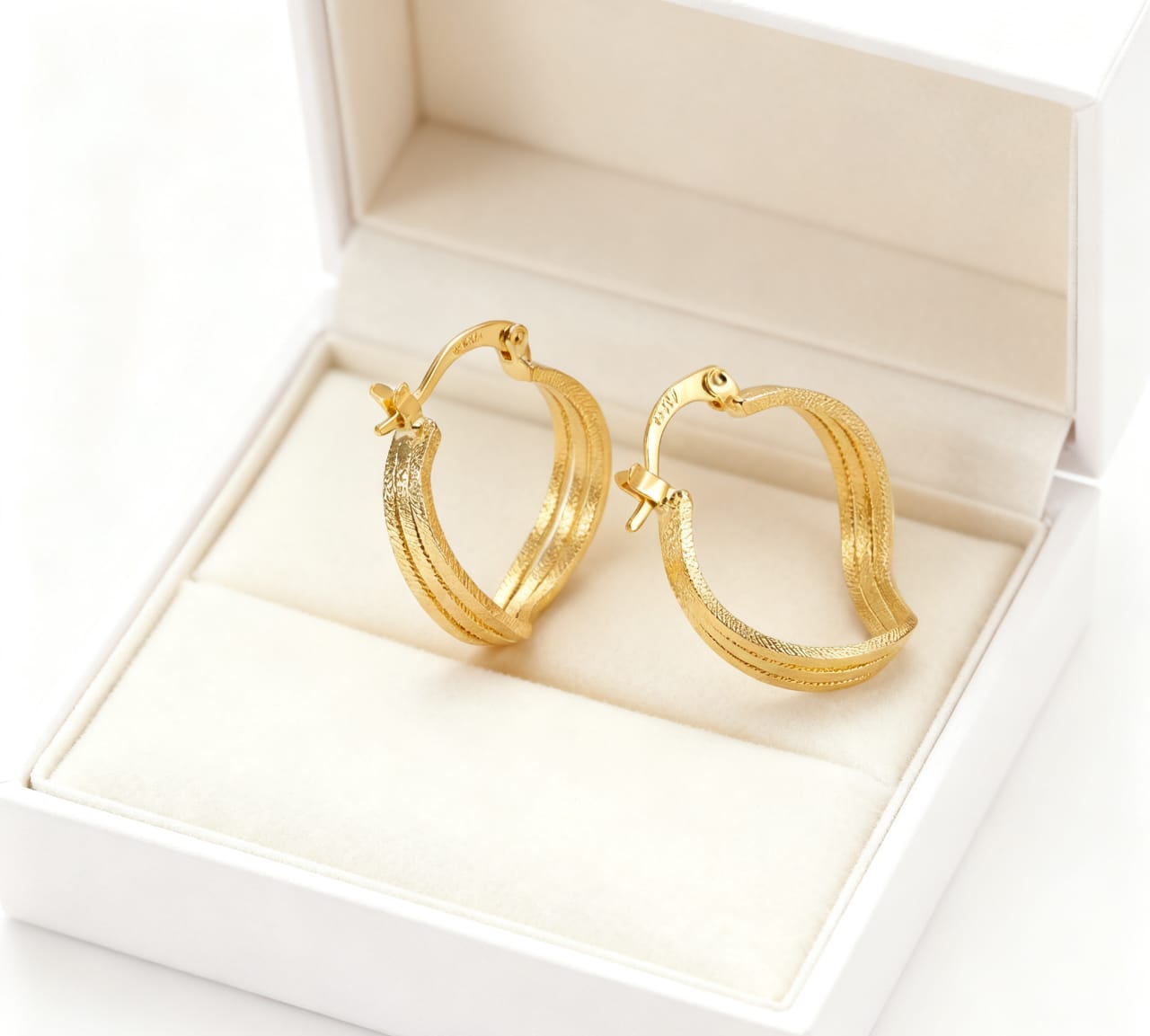 18k gold-plated medium hoop earrings for everyday wear