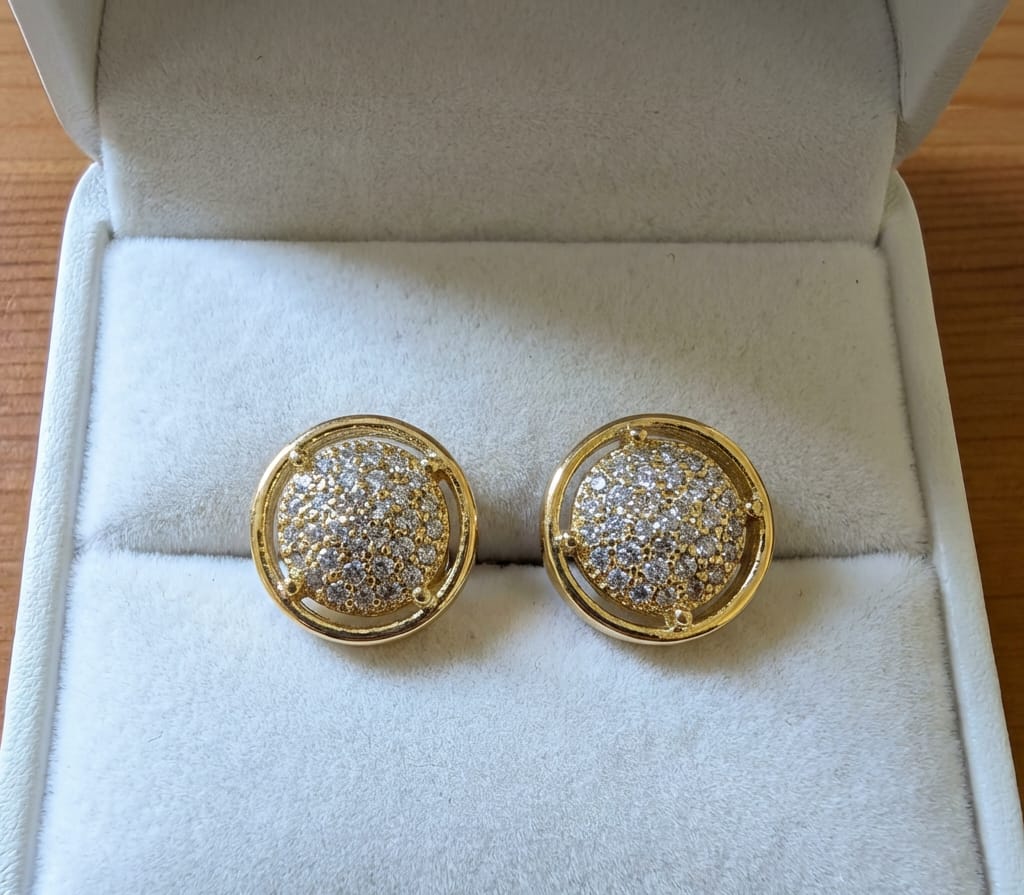 18K hypoallergenic Gold-plated studs with fancy stones
