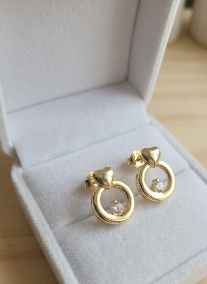 18K gold-plated mini stud earrings set with pendant